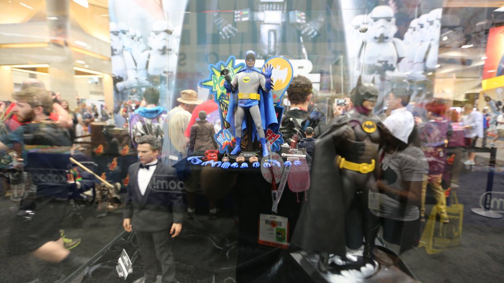 Костюмы, гаджеты и фигурки Бэтмена на Comic-Con 2015 - Изображение 43 Костюмы, гаджеты и фигурки Бэтмена на Comic-Con 2015 - Изображение 43