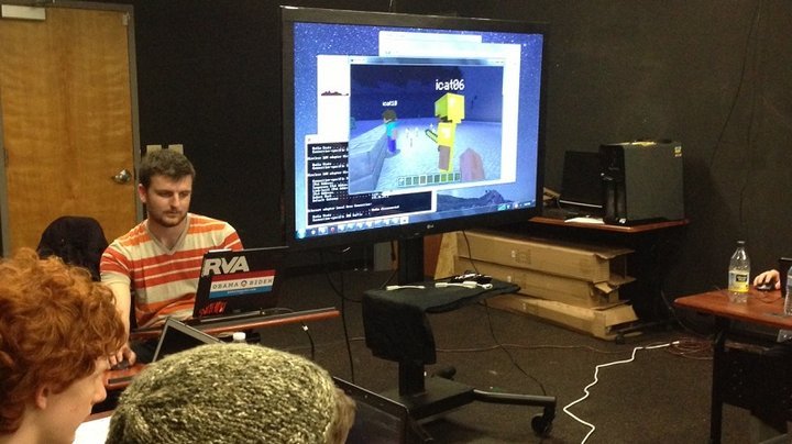 Американские студенты сыграют оперу по мотивам Minecraft
- Изображение 1 Американские студенты сыграют оперу по мотивам Minecraft
- Изображение 1