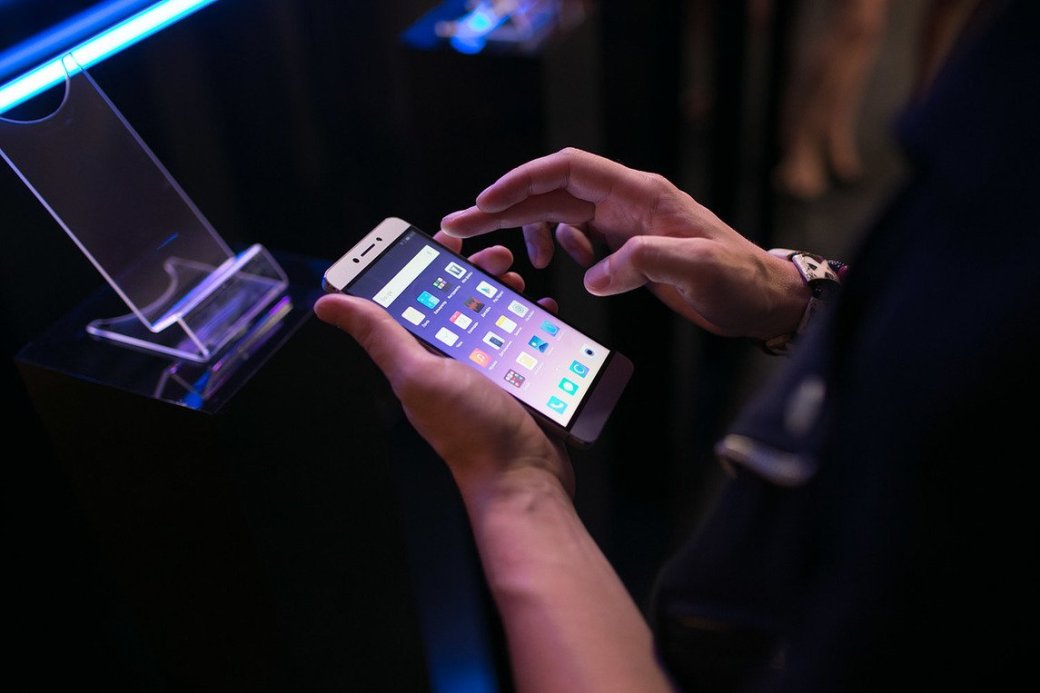 LeEco представила недорогие смартфоны Le2 и Le Max 2 - Изображение 1 LeEco представила недорогие смартфоны Le2 и Le Max 2 - Изображение 1