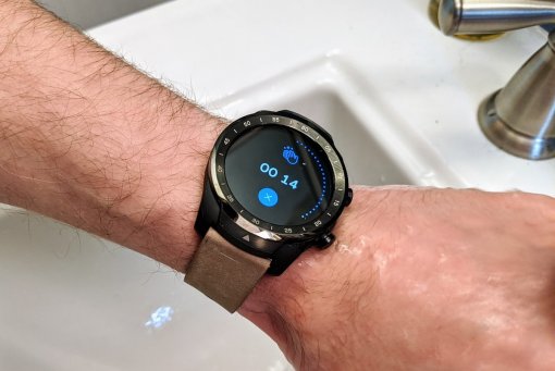 Google научила смарт-часы на Wear OS напоминать мыть руки и засекать время на сам процесс